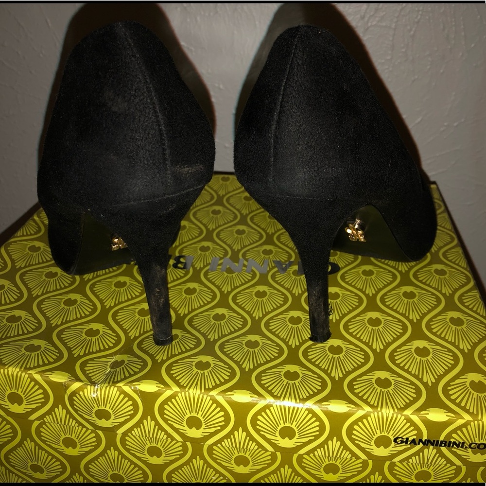 Heels - Picture 2 of 3